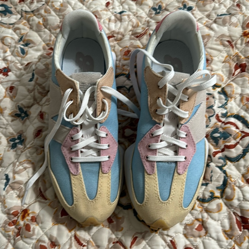New Balance 327 shoes